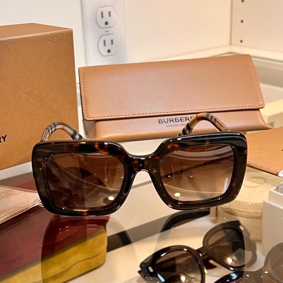 Burberry Brown Tortoise Sunglasses - Picture 1 of 4